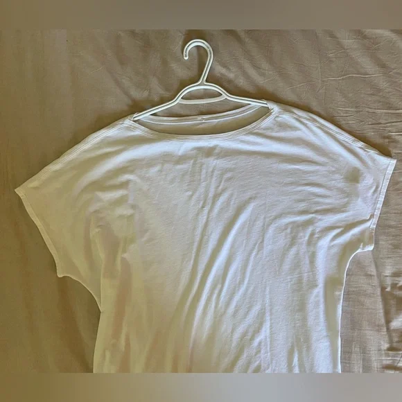 Lululemon High Low Tee - Picture 7 of 7